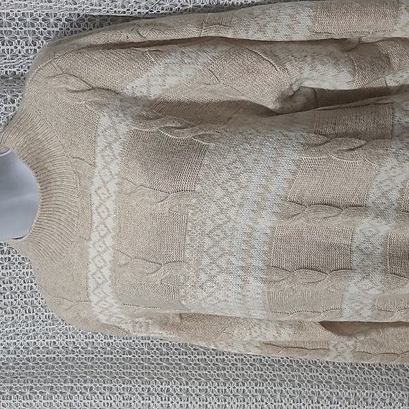 CROWN & IVY sweater size large - Picture 3 of 13